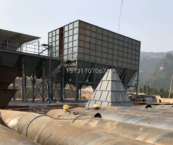 湖南岳陽(yáng)頁(yè)巖磚廠(chǎng)布袋除塵器施工中 湖南岳陽(yáng)頁(yè)巖磚廠(chǎng)布袋除塵器施工中
